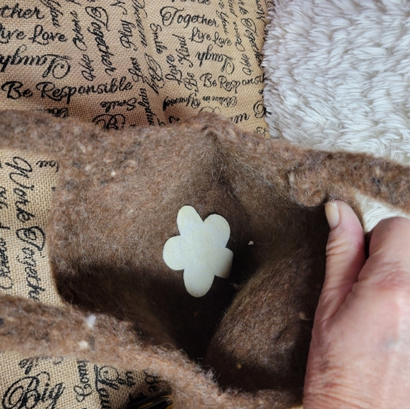 Handcrafted brown felted Wool bag has a flower applique not yet attache - Picture 4 of 6